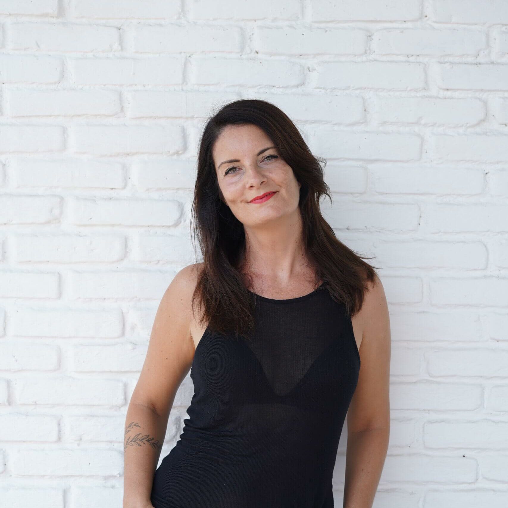 SKY01017 María Castro multilingual breathwork and relaxation teacher